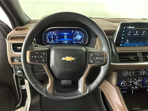 Used 2023 Chevrolet Tahoe High Country AWD/4WD image 17