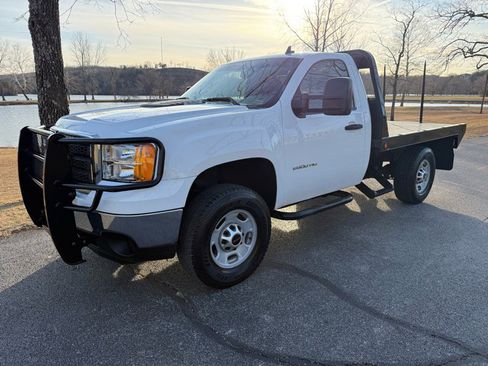Used 2011 GMC Sierra 2500 W/T image 3