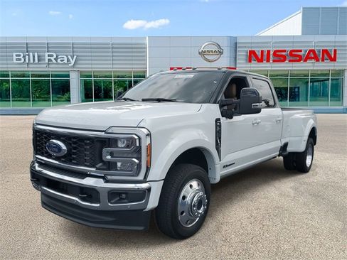 Used 2023 Ford F450 Lariat w/ Lariat Ultimate Package image 2