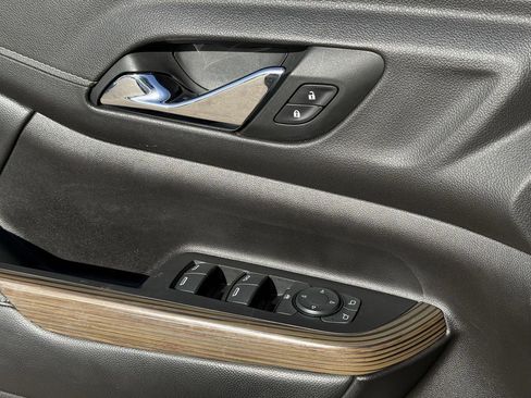 Certified 2023 GMC Acadia SLE w/ Driver Convenience Package image 19