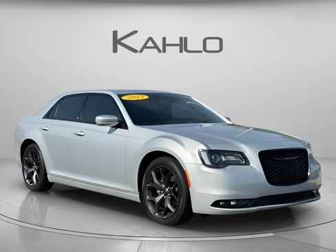 Used 2023 Chrysler 300 S RWD image 6