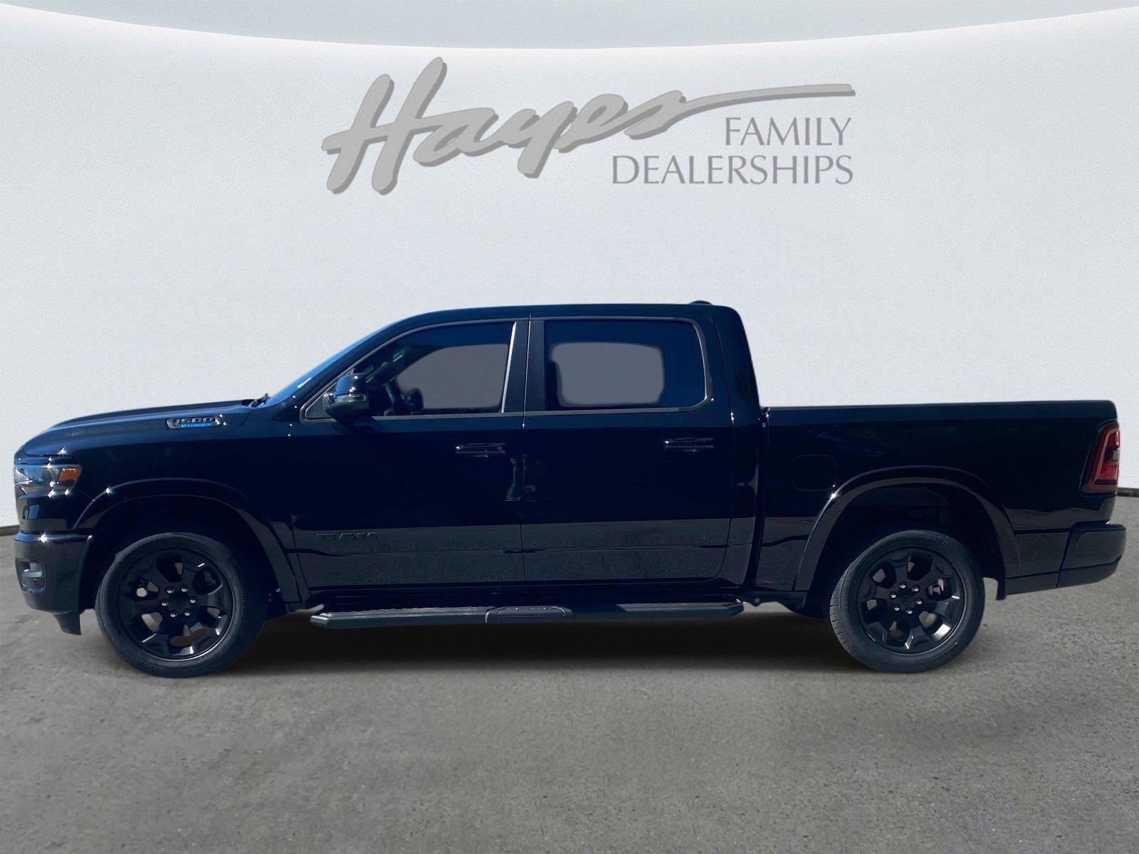 Used 2025 RAM 1500 Big Horn AWD/4WD image 9
