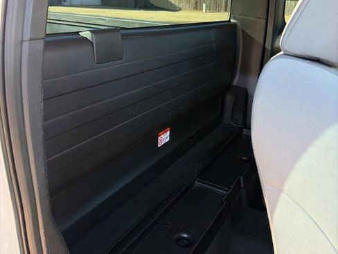 Used 2016 Toyota Tacoma SR5 image 32