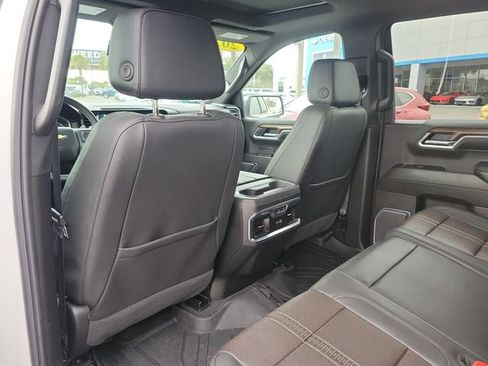 Certified 2025 Chevrolet Silverado 1500 High Country w/ High Country Premium Package image 10