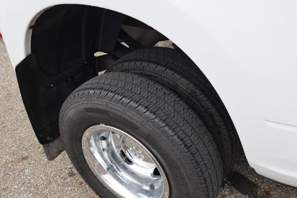 Used 2016 RAM 3500 Tradesman w/ Chrome Appearance Group AWD/4WD image 10