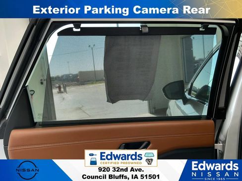 Used 2024 Nissan Pathfinder Platinum AWD/4WD image 18