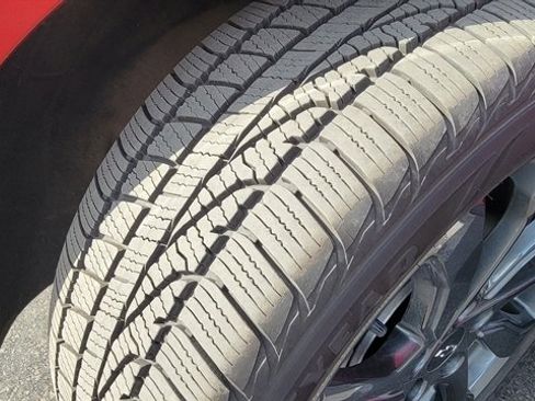 Used 2022 Chevrolet Equinox RS w/ RS Leather Package image 12