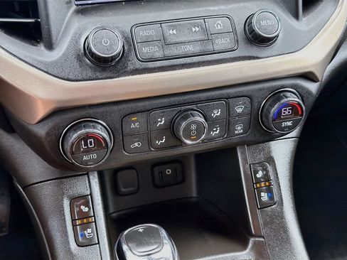 Used 2017 GMC Acadia Denali FWD image 17