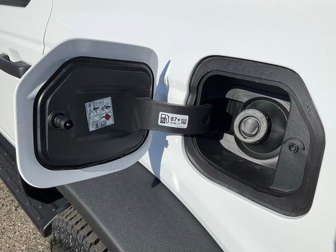 New 2025 Ford Bronco 4-Door w/ Sasquatch Package image 15