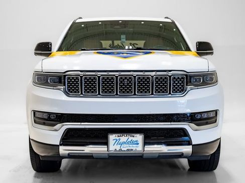 Used 2023 Jeep Grand Wagoneer Series III AWD/4WD image 6