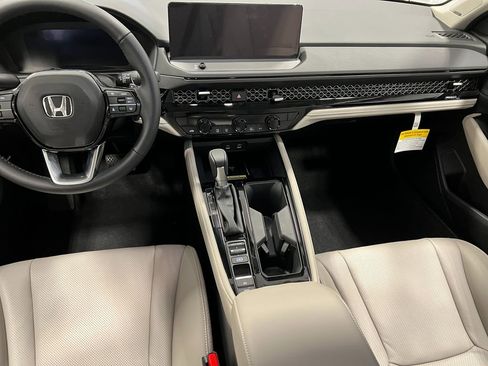 Used 2025 Honda Accord Touring image 22