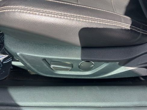 Used 2018 Ford Mustang Premium image 16