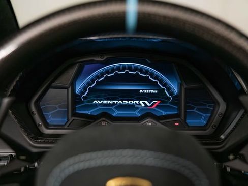 Used 2020 Lamborghini Aventador SVJ AWD/4WD image 18