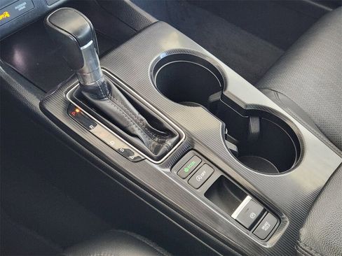 Certified 2024 Honda Civic EX-L image 19