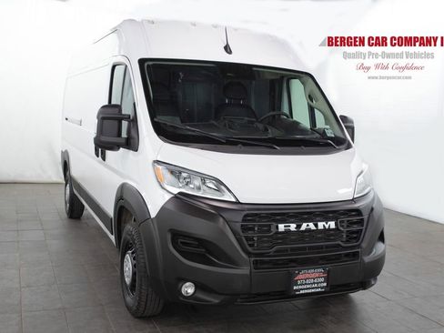 Used 2025 RAM ProMaster 2500 w/ Convenience Group FWD image 1