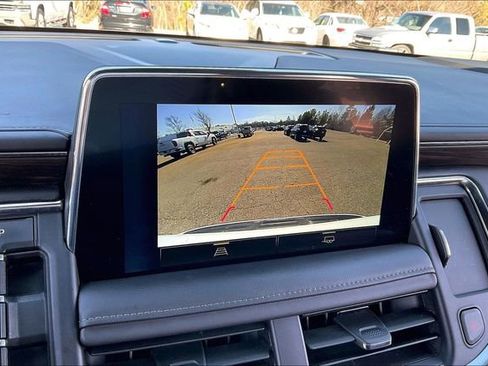 Used 2024 Chevrolet Suburban LT image 11