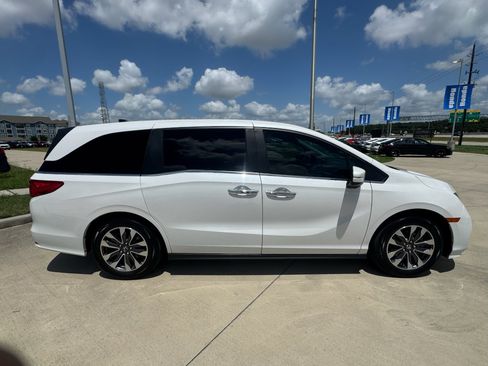 Certified 2024 Honda Odyssey EX-L image 9