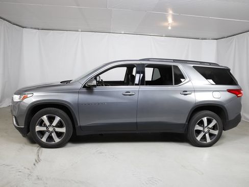 Used 2020 Chevrolet Traverse LT w/ LT Premium Package AWD/4WD image 19