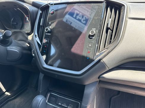 Used 2023 Subaru Ascent Onyx Edition AWD/4WD image 4
