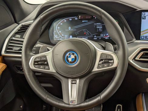 Used 2022 BMW X5 xDrive45e w/ M Sport Package image 17