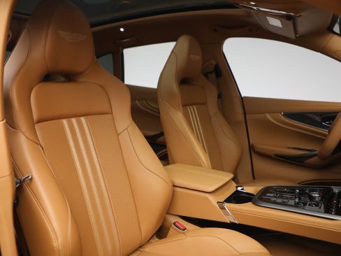 New 2026 Aston Martin DBX 707 image 26