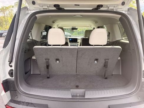 Used 2025 Hyundai Santa Fe SEL FWD image 10