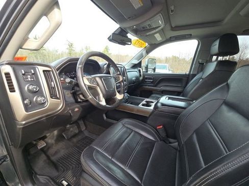 Used 2017 GMC Sierra 3500 Denali w/ Duramax Plus Package image 10