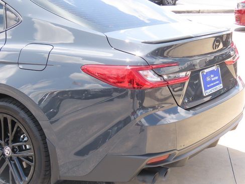 Used 2025 Toyota Camry SE w/ Convenience Package FWD image 13