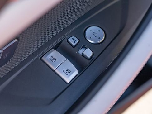 Used 2026 BMW M4 xDrive Competition w/ Executive Package image 16