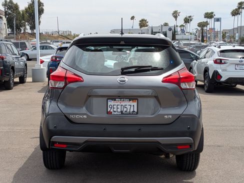 Used 2020 Nissan Kicks SR w/ SR Premium Package image 3