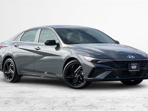 New 2026 Hyundai Elantra SEL Sport image 2