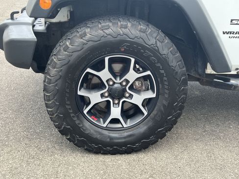 Used 2014 Jeep Wrangler Unlimited Sport w/ Quick Order Package 23S AWD/4WD image 13