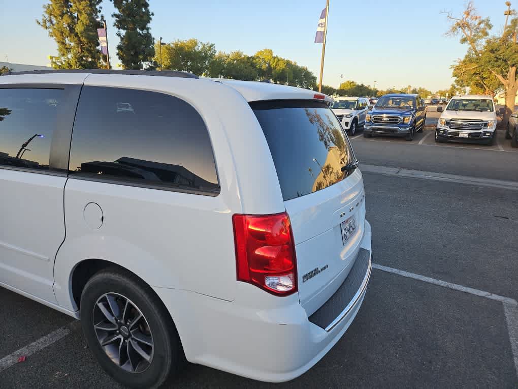 Used 2016 Dodge Grand Caravan R/T FWD image 5