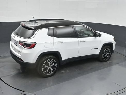 Used 2025 Jeep Compass Limited AWD/4WD image 37