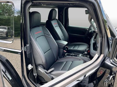 Used 2025 Jeep Wrangler Rubicon AWD/4WD image 8