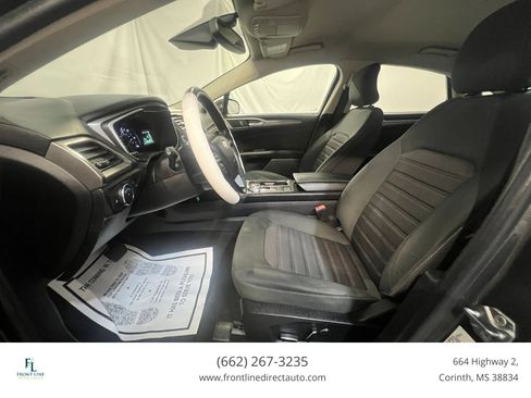Used 2019 Ford Fusion SE FWD image 12