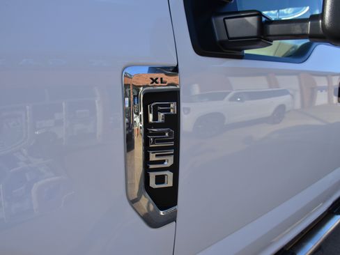 Used 2020 Ford F250 XL w/ Power Equipment Group image 8