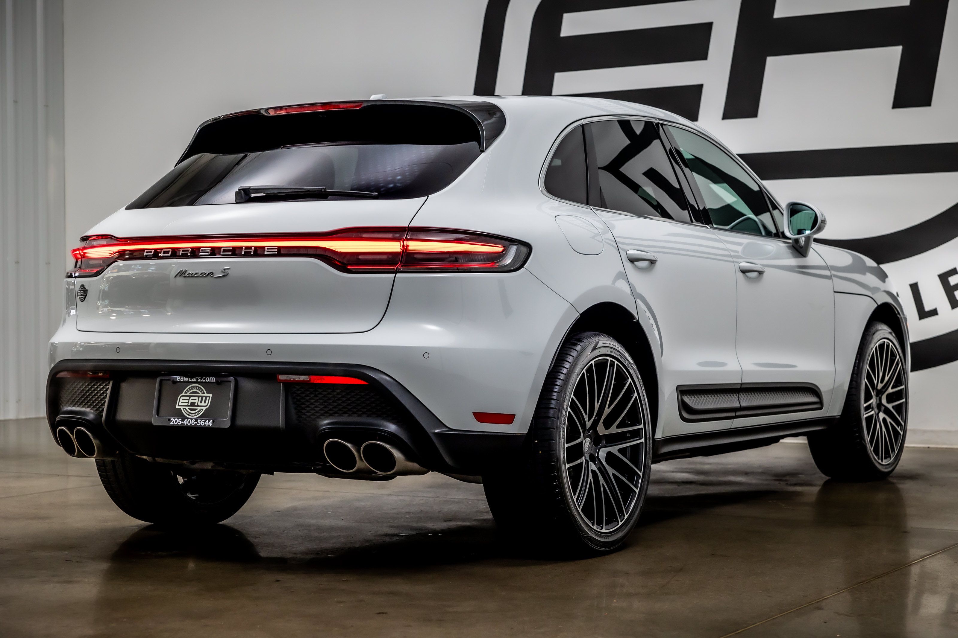 Used 2022 Porsche Macan S AWD/4WD image 33