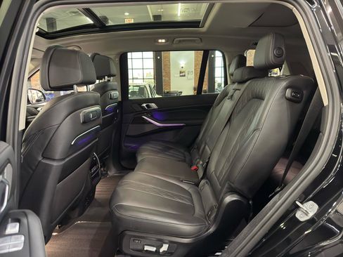 Used 2023 BMW X7 xDrive40i w/ Premium Package AWD/4WD image 31