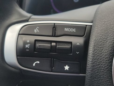 Used 2025 Kia Sportage EX FWD image 28