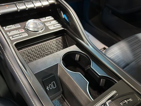 Used 2024 Lincoln Nautilus Reserve image 26