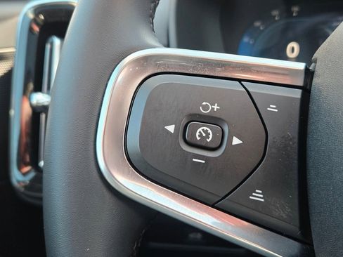 Certified 2025 Volvo XC40 B5 Plus image 26