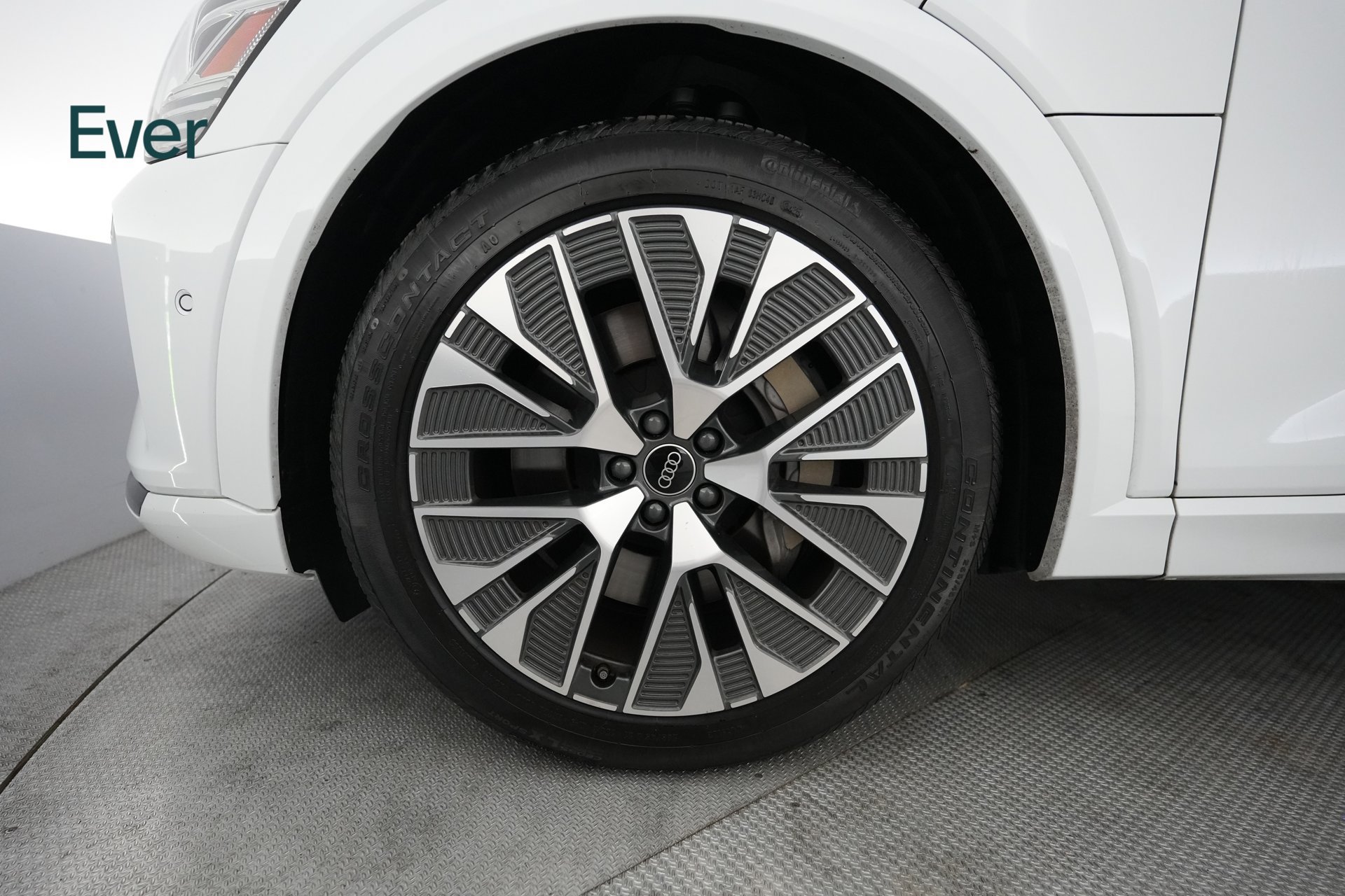 Used 2024 Audi Q8 e-tron Prestige w/ Prestige Package AWD/4WD image 19