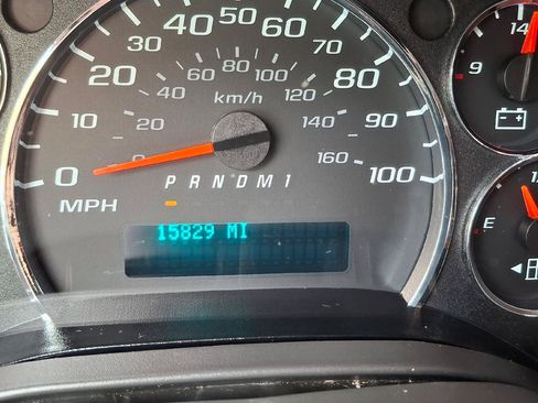 Used 2025 GMC Savana 2500 w/ Driver Convenience Package RWD image 11