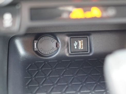 Used 2025 Toyota RAV4 XLE image 28