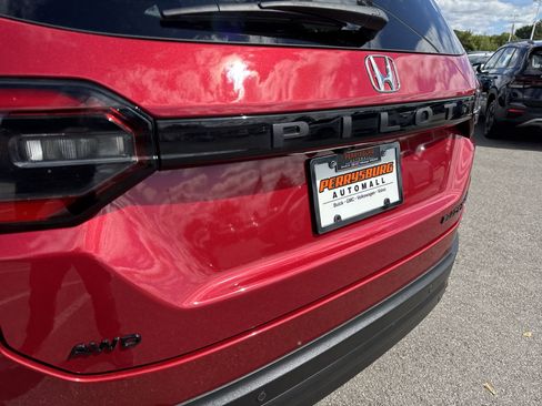 Used 2025 Honda Pilot Black Edition image 30