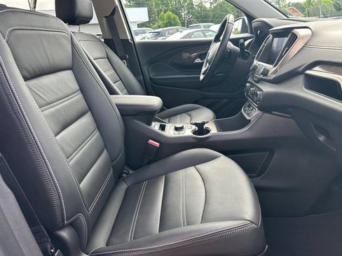 Used 2024 GMC Terrain Denali w/ Denali Premium Package AWD/4WD image 14