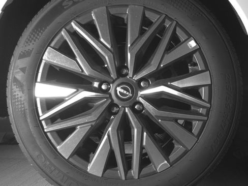Used 2025 Nissan Altima 2.5 SV FWD image 15