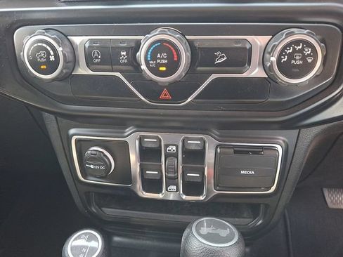 Used 2021 Jeep Wrangler Unlimited Sport AWD/4WD image 15