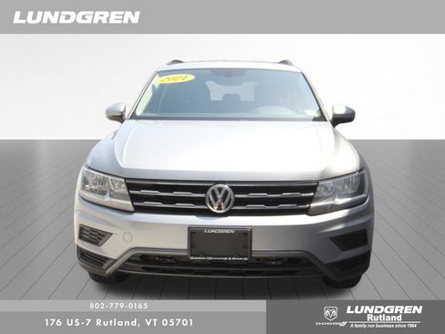Used 2021 Volkswagen Tiguan SE AWD/4WD image 9